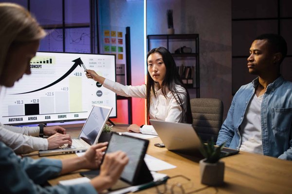 How Can Periodic Blood Testing Inform Training Adjustments for Endurance Cyclists?