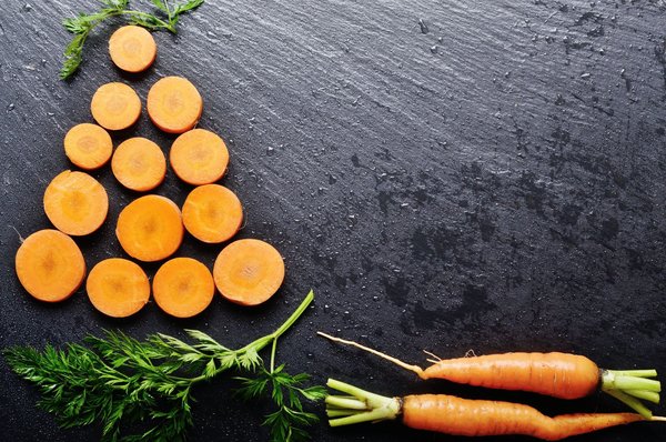 How to Style a Linen Blazer for a Relaxed Yet Professional Summer Style?